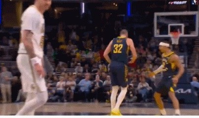 太猛了！赫夫连中两记三分球 步行者8-0打停凯尔特人